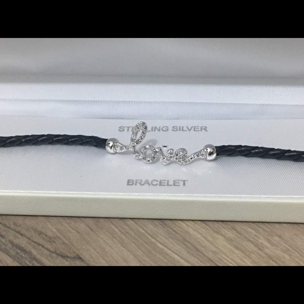 NWT 💕LOVE BRACELET